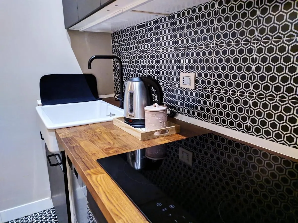 Beautiful Basement-Tony Appartment-In The Heart Of Milan 0*,